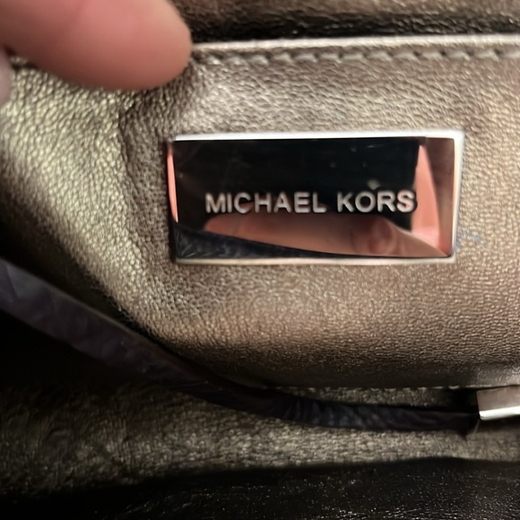 LIKE NEW! Michael Kors Dark Plum Leather Sloan Convertible Crossbody to Clutch - Picture 7 of 8